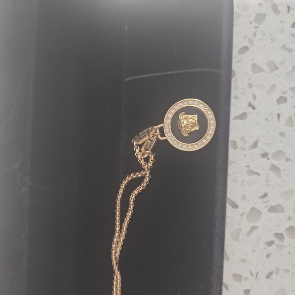 Authentic Versace Medusa medallion necklace - Picture 1 of 9